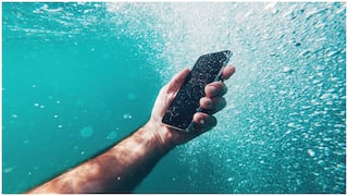 Water Proof Mobiles in Budget : వాటర్​ప్రూఫ్ స్మార్ట్ ఫోన్లు.. 20 వేల కంటే తక్కువ బడ్జెట్​లో, బెస్ట్ ఫీచర్స్ కూడా