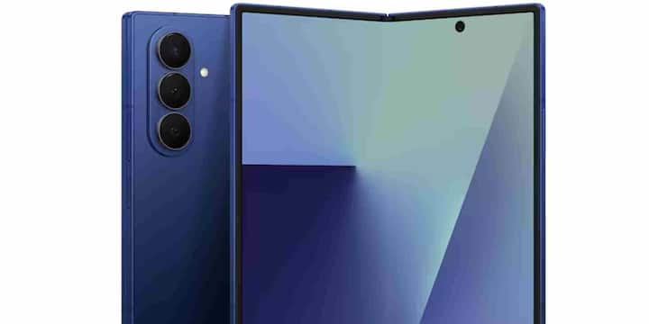 गूगल का यह कदम सीधा मुकाबला देगा Samsung Galaxy Z Fold 7 और Vivo X Fold 5 जैसे फोल्डेबल्स को. अब देखना होगा कि भारत और ग्लोबल मार्केट में Pixel 10 Pro Fold अपनी पहचान कितनी मजबूत बना पाता है. इसकी शुरुआती कीमत ₹1,74,999 रखी गई है, जो 12GB RAM और 256GB स्टोरेज वेरिएंट के लिए है. वहीं 12GB RAM + 512GB स्टोरेज मॉडल की कीमत ₹1,86,999 और टॉप वेरिएंट 16GB RAM + 1TB स्टोरेज के लिए ₹2,16,999 तय की गई है. लॉन्च कलर ऑप्शंस में Blue Shadow, Silver Shadow और Jet Black शामिल हैं जबकि Samsung की वेबसाइट पर ऑनलाइन-एक्सक्लूसिव Mint कलर भी उपलब्ध है.