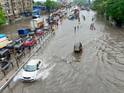 Mumbai Heavy Rain local Update : मुंबईत पावसाचा कहर, मध्य, हार्बर आणि वेस्टर्न रेल्वेमार्गावर लोकल किती मिनिटं लेट? जाणून घ्या, लेटेस्ट अपडेट्स