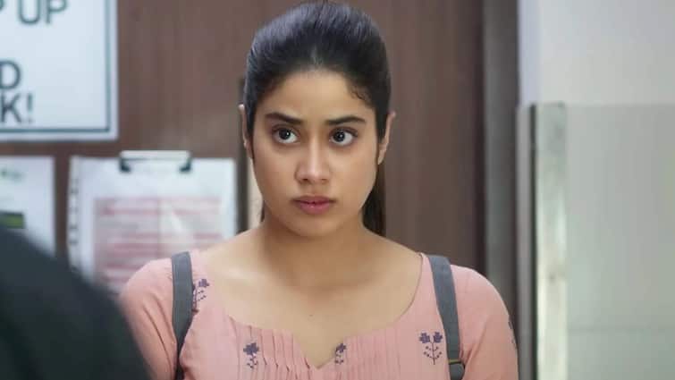 'परम सुंदरी' की रिलीज से पहले जाह्नवी कपूर की इन शानदार फिल्मों को ओटीटी पर करें एंजॉय
