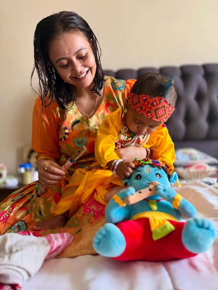 Recently, on his Instagram, he prepared and posted his son Joy as Krishna ji on his Instagram.