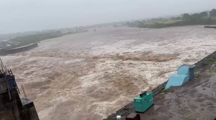 सहस्त्रकुंड  धबधब्याचे असे विशाल रूप 2006 साली झालेल्या महापुरात पहायला मिळाले होते. त्यानंतर आता 24 वर्षांनंतर हे दृश्य पहायला मिळत आहे.