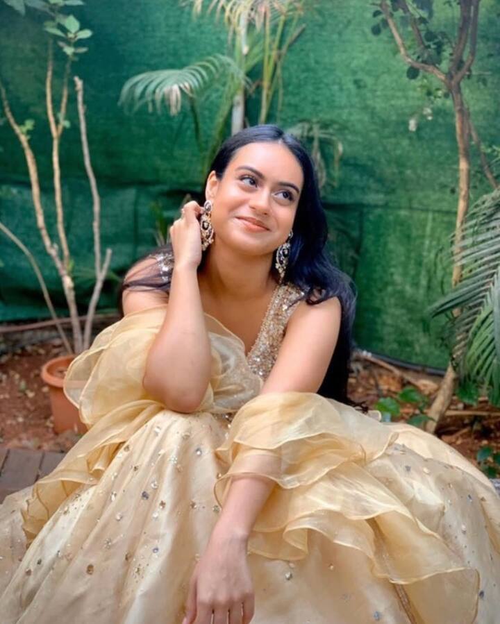 अजय देवगन और काजोल की बेटी निसा का लुक पूरी तरह से बदल चुका है. उनके ग्लैमरस अवतार के लोग दीवाने हैं.