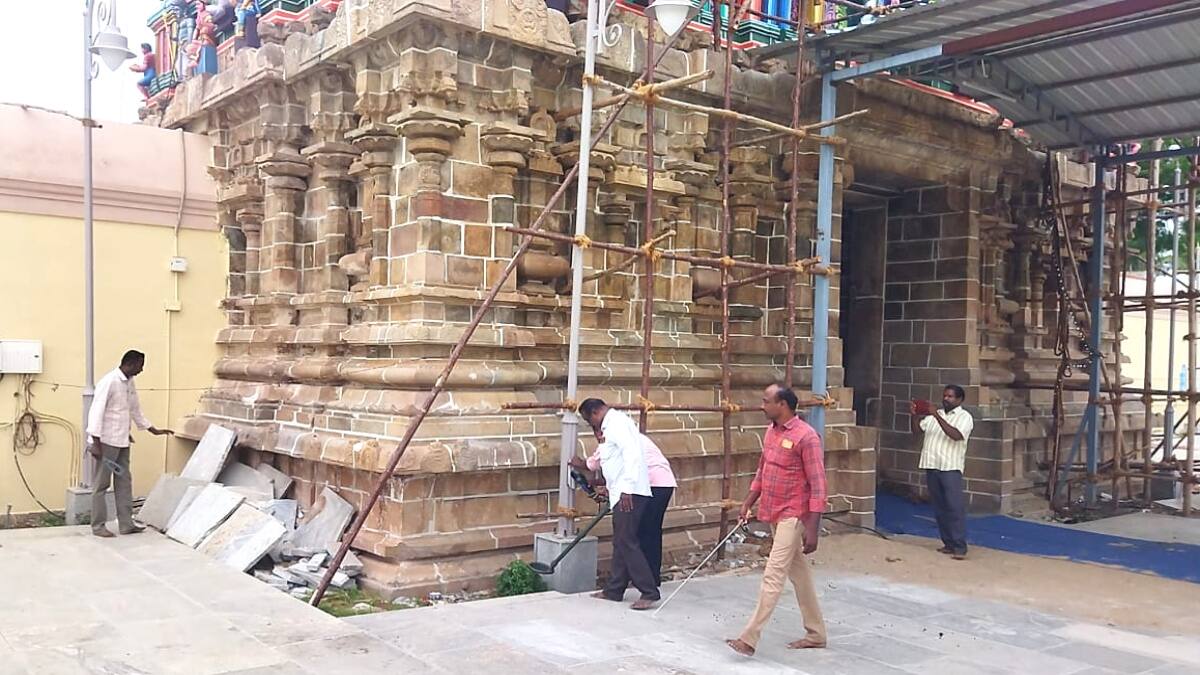 சீர்காழியில் வெடிகுண்டு மிரட்டல்: பள்ளி மற்றும் கோயிலில் பரபரப்பு!