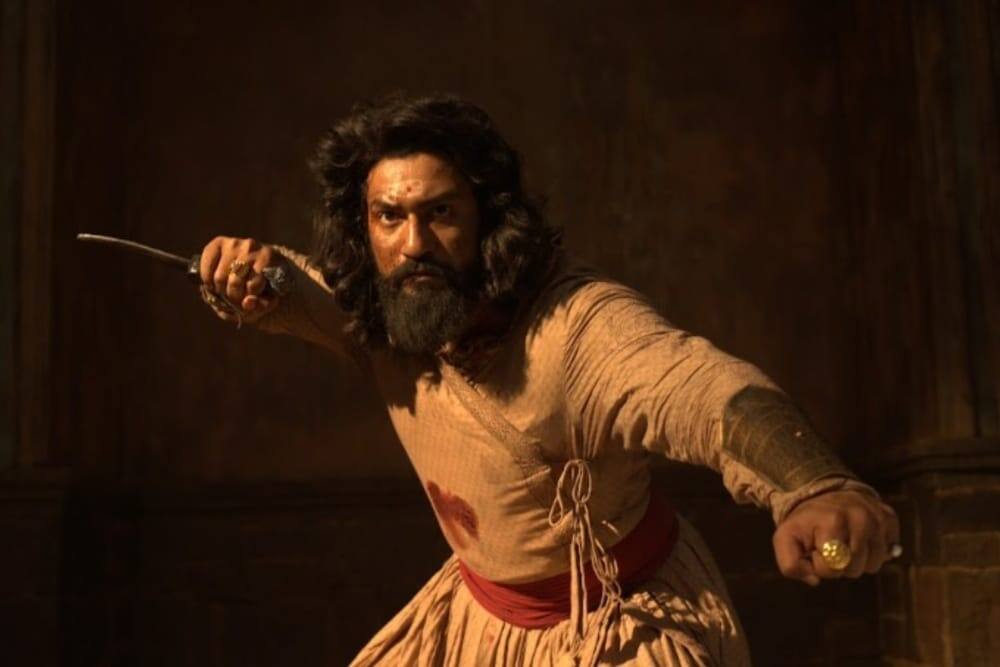Vicky Kaushal has introduced the life of brave Maratha king Chhatrapati Sambhaji Maharaj on the cinematic screen with tremendous acting skills. With his powerful screen presence and power packed performance, he has made this character alive on the screen. His acting in the film was also highly appreciated. You can watch Vicky Kaushal starrer film 'Chhawa' on Netflix.