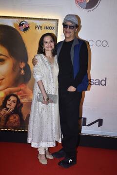 Parineeta Re-Release Event: लाल परी बनकर पहुंचीं विद्या बालन, तो सफेद सिल्क साड़ी में रेखा ने ढाया कहर, देखें तस्वीरें