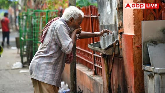 क्या खड़े होकर पानी पीने से वाकई खराब हो जाते हैं घुटने, क्या कहता है साइंस? क्या खड़े होकर पानी पीने से वाकई खराब हो जाते हैं घुटने, क्या कहता है साइंस?