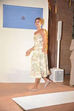 इवेंट में स्टाइलिश अंदाज में स्पॉट हुईं अनन्या पांडे, तस्वीरें देखेंगे तो क्यूटनेस से घायल हो जाएंगे