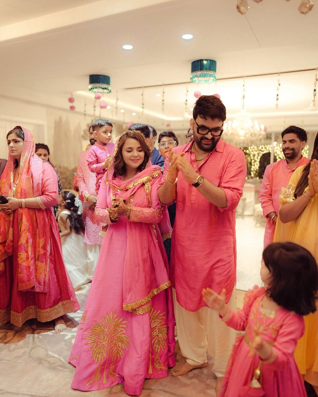 Kapil Sharma definitely puts photos with his family on the occasion of the festival. Kapil and Ginni have two cute children.