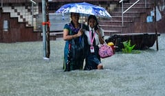 Mumbai Rains: મુંબઈમાં વરસાદમાં સાત લોકોના મોત, ઠાણે-પાલઘરમાં રેડ એલર્ટ, સ્કૂલ-કોલેજ બંધ