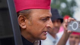 अखिलेश यादव ने योगी सरकार को घेरा, कहा- अमेरिकी टैरिफ की वजह से कारोबारियों पर मंडरा रहा संकट