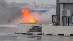 मुंबई विमानतळावरील बसला आग; कर्मचाऱ्यांची धावपळ, अग्निशमन बंबाची तातडीने धाव