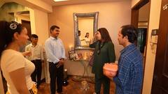 मुंबई के आलीशान फ्लैट में ठाठ-बाट से रहती हैं अमीषा पटेल, डेकोर और फर्नीचर देख फराह खान भी हुई दंग