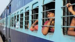 ट्रेन में सफर के दौरान खराब हो जाए तबीयत तो कैसे मंगवा सकते हैं मदद, नोट कर लें ये नंबर