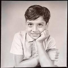 आपको याद है ‘नदियों के पार’ का भोला-भाल चंदन, इन 9 तस्वीरों में देखें कितना बदला लुक