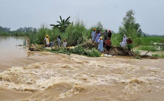 ਸਰਕਾਰ ਦੀ ਨਲਾਇਕੀ ਕਰਕੇ ਹੜ੍ਹਾਂ ਨਾਲ ਪਿੰਡਾਂ ਦਾ ਹੋ ਰਿਹਾ ਉਜਾੜਾ, CM ਮਾਨ ਨੂੰ ਸਟੇਜਾਂ ਤੋਂ ਉੱਤਰ ਕੇ ਨਿਭਾਉਣੀ ਚਾਹੀਦੀ ਆਪਣੀ ਜ਼ਿੰਮੇਵਾਰੀ- ਪਰਗਟ ਸਿੰਘ