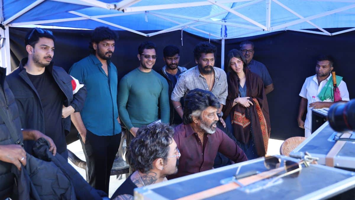 கூலி படத்திற்கு U/A சான்றிதழ் கிடைக்குமா.. 4 நிமிட காட்சி நீக்கம்.. சன் பிக்சர்ஸ் எடுத்த திடீர் முடிவு!