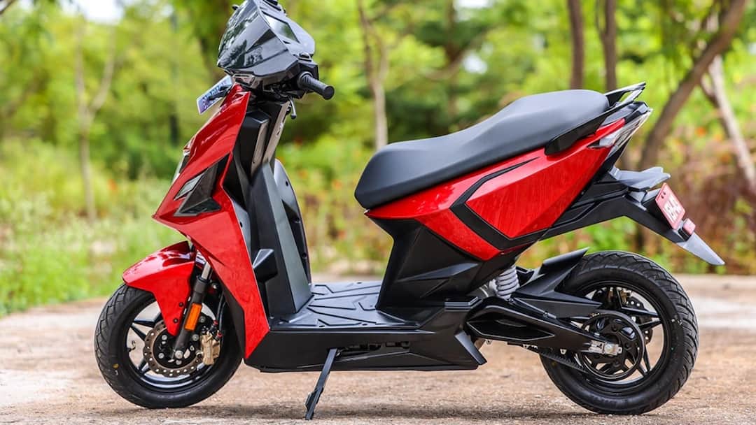 Simple One E Scooter: சிங்கிள் சார்ஜிலே 248 கி.மீட்டர் போலாம்.. சிம்பிள் ஒன் இ ஸ்கூட்டரின் விலை என்ன?