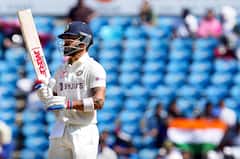 Virat Kohli: নির্বাচকদের বিপক্ষে গিয়ে কোহলির টেস্ট কেরিয়ার বাঁচিয়েছিলেন ধোনি, সহবাগ! অজানা গল্প শোনালেন বীরু