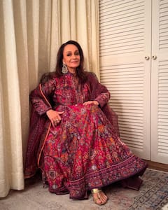 रणबीर कपूर की सास की 10 फोटोज, खूबसूरती में बेटी आलिया को भी देती हैं टक्कर