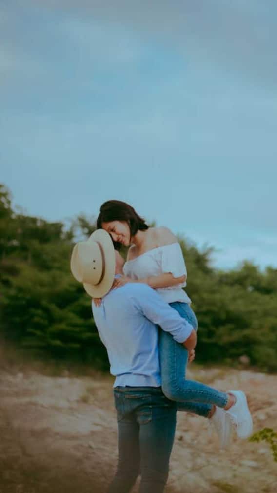 காதலில் விழுந்தால் மூளை எப்படி வேலை செய்ய ஆரம்பிக்கும் தெரியுமா.?