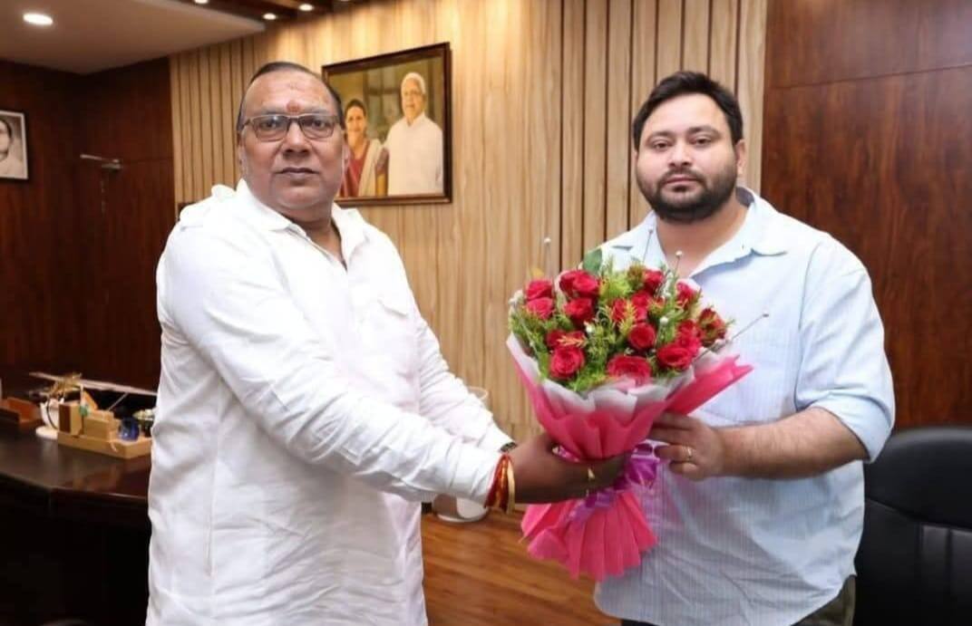 CM नीतीश कुमार ताकते रह गए… चुनाव से पहले JDU के इस पूर्व विधायक ने थामा RJD का दामन