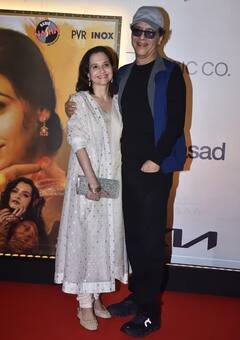 Parineeta Re-Release Event: 'લાલ પરી' બનીને પહોંચી વિદ્યા બાલન, સિલ્ક સાડીમાં જોવા મળી રેખા