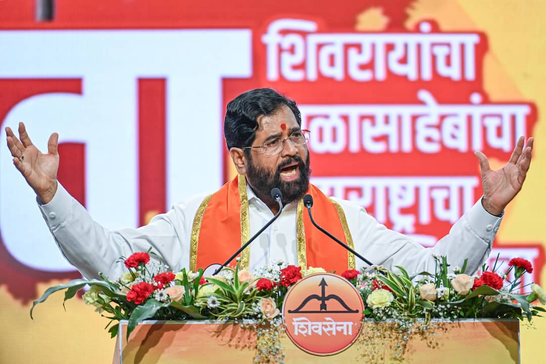 Eknath Shinde Shiv Sena Solapur Leaders Join BJP Amid Internal Feud  महाराष्ट्र में यह क्या हुआ? एकनाथ शिंदे का साथ छोड़ BJP में शामिल हुए कई भरोसेमंद नेता, यह है शिकायत