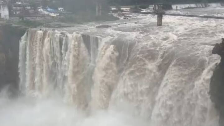 महालिंगेश्वर मंदिर, सावलगी शिवलिंग मठ, काडसिद्धेश्वर मठ कोन्नूर-मराडीमठ, योगीकोल्ला मंदिर आणि अरभवीमधील दुरदुंडेश्वर मंदिर हे एकेकाळचे सर्वात प्रसिद्ध आहेत.