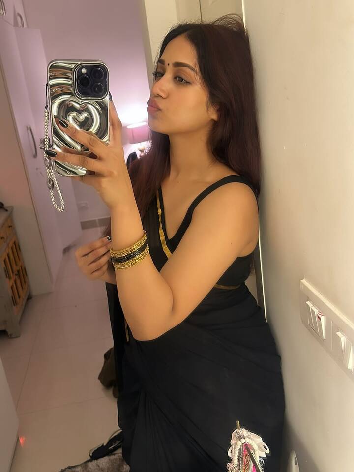 சினிமாவை தாண்டி கார் பந்தயத்தில் அதிகம் ஆர்வம் கொண்டவர் நிவேதா.