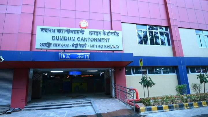 ইতিমধ্যেই মিলেছে ছাড়পত্র। অর্থাৎ ওই একইদিনে শহরের আরেক রুটেও মেট্রো উদ্বোধন করবেন প্রধানমন্ত্রী। 