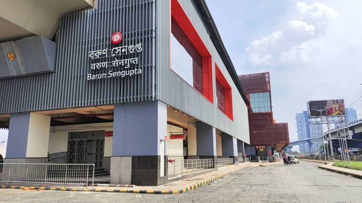 মেট্রোপথে জুড়ে যাচ্ছে শিয়ালদা-এসপ্ল্যানেড। অরেঞ্জ লাইনে রুবির সঙ্গে যোগ হচ্ছে বেলেঘাটা। অন্যদিকে, ইয়োলো লাইনে বিমানবন্দরের সঙ্গে জুড়ে যাচ্ছে নোয়াপাড়া।