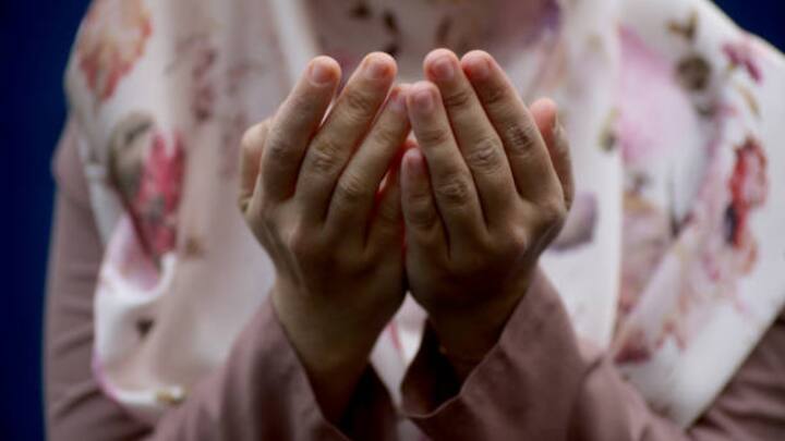 The state's information sermon in Malaysia and Sharia Empowerment Minister Muhammad Khalil Abdul Hadi said that this law is to remind the Muslims that the prayers of Jumme are not just a religious symbol but a symbol of obedience to Allah.