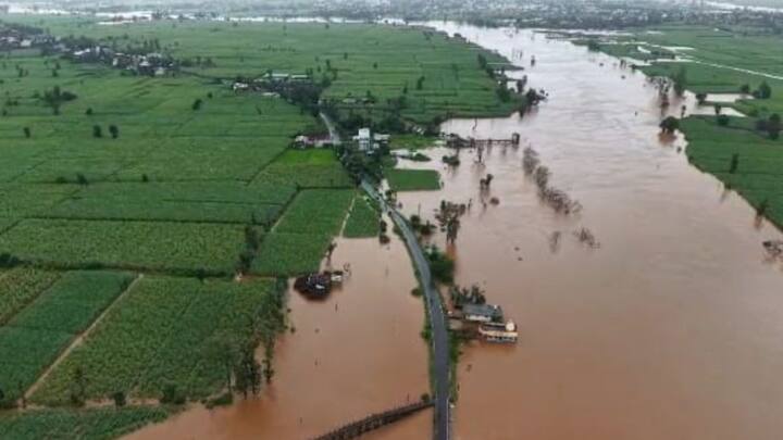 कोल्हापुरात राजाराम बंधाऱ्यावर पंचगंगा नदीची पाणीपातळी 40 फूट 2 इंचावर गेली आहे.