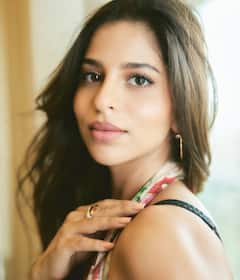 फ्लोरल ड्रेस पहन 'द बैड्स ऑफ बॉलीवुड' के लॉन्च में पहुंचीं सुहाना खान, कहा- 'बड़े भाई का बड़ा दिन है'