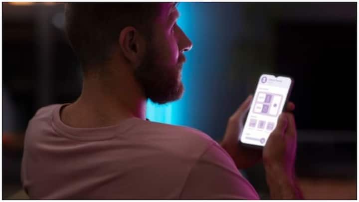 Mobile Phone Usage at Night : నిద్రపోయే ముందు మొబైల్ లేదా ల్యాప్‌టాప్ వాడటం వల్ల ఆరోగ్య సమస్యలు వస్తాయని.. అవి దీర్ఘాకాలికంగా ఇబ్బంది పెడతాయని అంటున్నారు నిపుణులు.