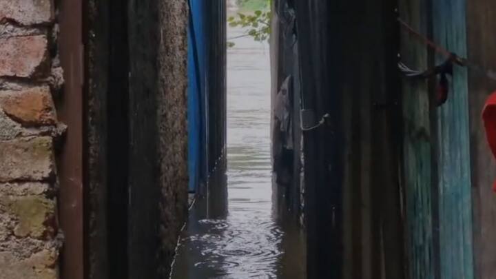 अनेकांच्या घरात आत्ता ही पाणी साचलेलं आहे. सध्या पवना धरणातून 15 हजार 700 क्यूसेक इतका विसर्ग सुरु आहे. पावसाचा जोर वाढला तर परिस्थिती आणखी बदलणार आहे.