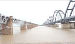 గోదావరికి ఉగ్రరూపం.. లంక గ్రామాల ప్రజలకు ముప్పు!