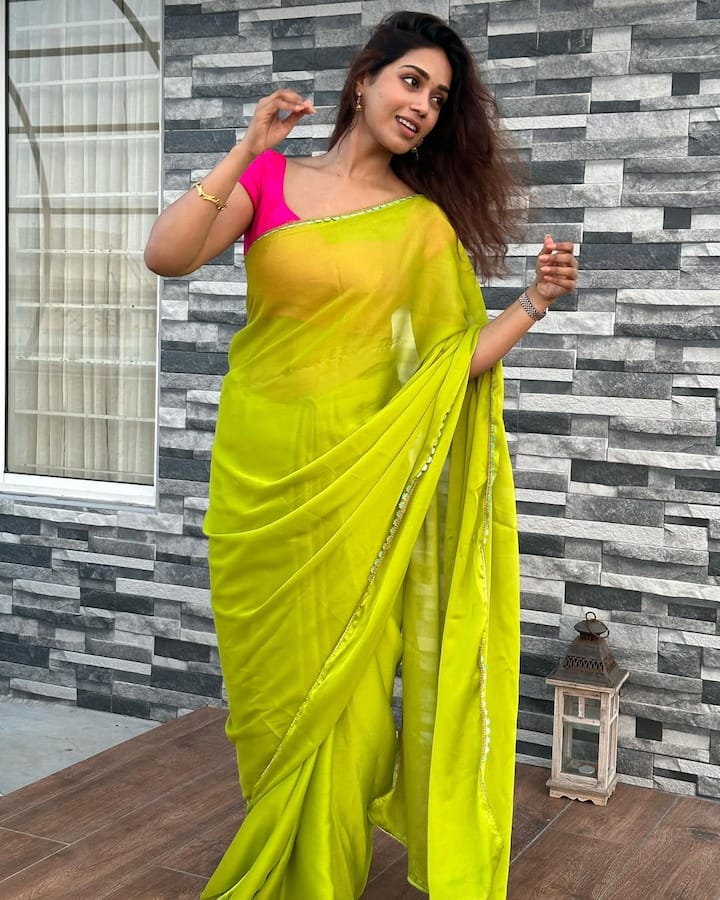 துணை முதல்வர் உதயநிதியுடன் சேர்த்து வைத்து கிசுகிசுக்கப்பட்டும் வருகிறார்.