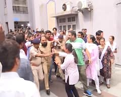 Ahmedabad: અમદાવાદની સ્કૂલમાં વિદ્યાર્થીની હત્યા બાદ ભારેલો અગ્નિ, ટોળાએ પ્રિન્સિપાલ- સ્ટાફ સાથે કરી મારામારી