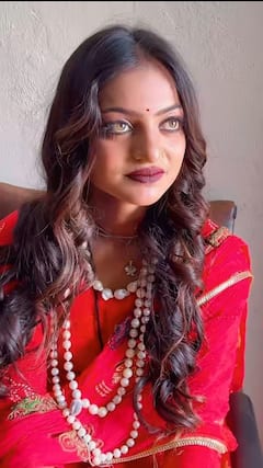 मोनालिसा की 10 तस्वीरें, बॉलीवुड में एंट्री लेते ही स्टार बन चुकी हैं कुंभ की वायरल गर्ल