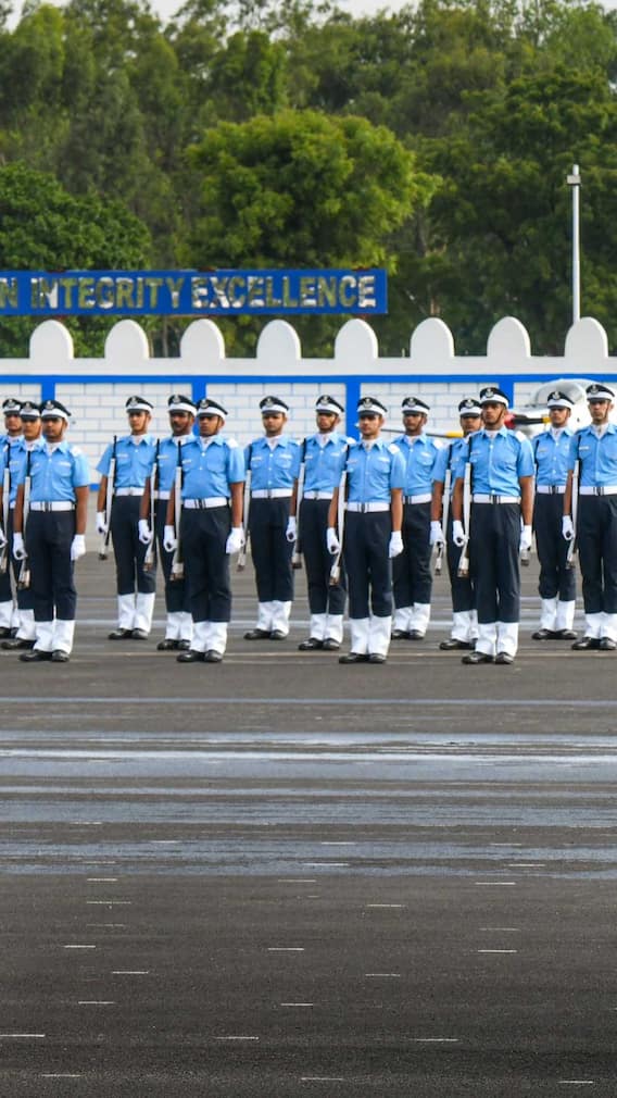 एयरफोर्स में स्क्वाड्रन लीडर को कितनी सैलरी मिलती है?