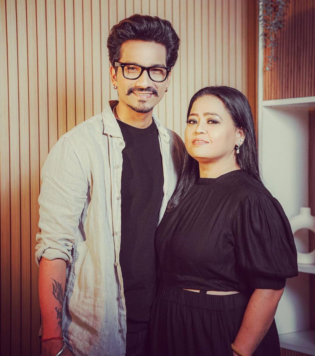 Please tell that both Bharti and Harsh also podcast together. Along with his podcast, people also like Vlog.