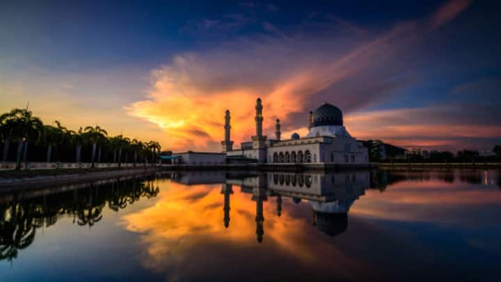 Terenguanu has a population of about 12 lakhs, of which more than 99% of the people are Malay Muslims. In the 2022 assembly elections, PAS won all 32 seats and completely ended the opposition in the assembly.