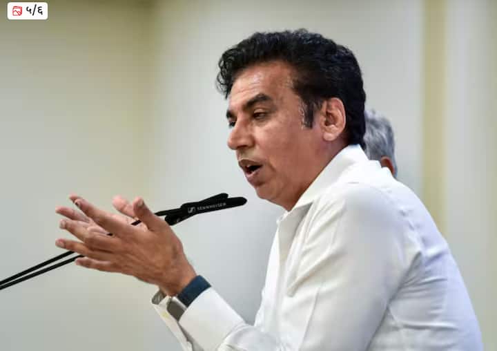 दरम्यान, काँग्रेस प्रदेशाध्यक्ष देवेंद्र यादव म्हणाले की, हे खूप दुःखद आहे. मुख्यमंत्री संपूर्ण दिल्लीचे नेतृत्व करतात आणि मला वाटते की अशा घटनांचा निषेध करणे पुरेसे नाही परंतु ही घटना महिलांच्या सुरक्षेचे वास्तव देखील उघड करते. जर दिल्लीचे मुख्यमंत्री सुरक्षित नसतील तर सामान्य माणूस किंवा सामान्य महिला कशी सुरक्षित राहू शकेल?
