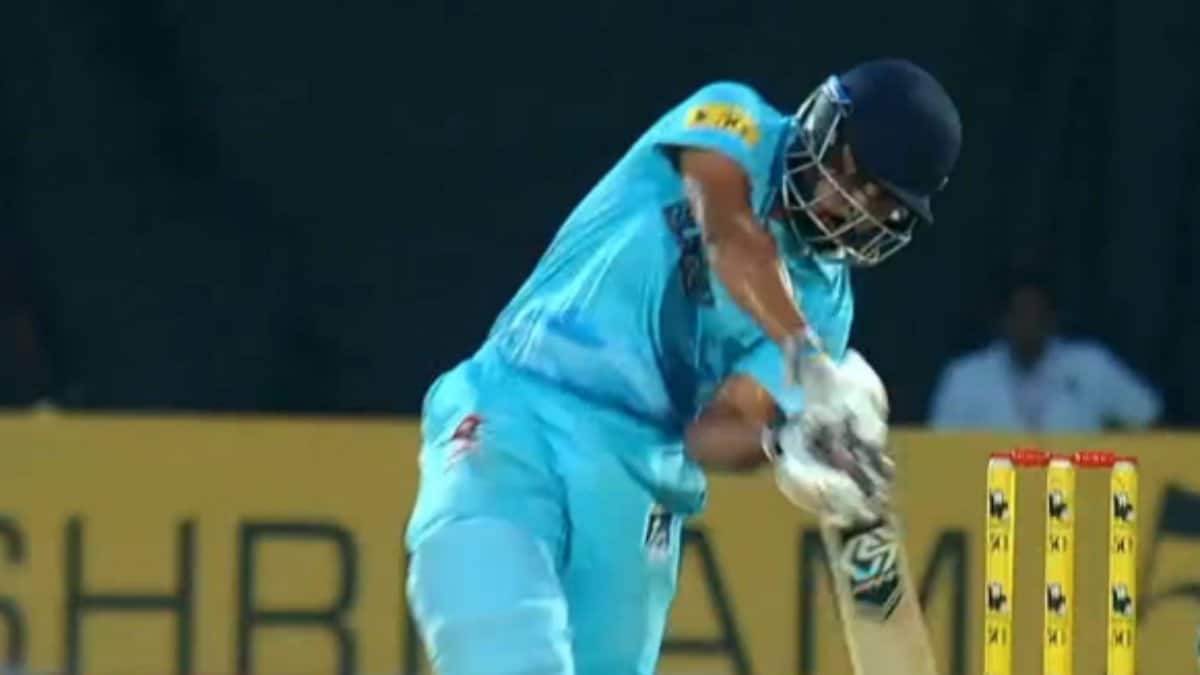  APL 2025: 12 गेंद 3 छक्के.. 3 चौके, पी. अर्जुन तेंदुलकर का धमाकेदार बल्लेबाजी, जानिए कितने रन बनाए