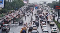 Mumbai Traffic: मुसळधार पाऊस अन् वाहतूक कोंडी; मुंबईच्या पश्चिम द्रुतगती महामार्गावर वाहनांच्या रांगा, अर्ध्या तासाच्या प्रवासासाठी लागतायत अडीच तास
