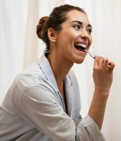 ਦੰਦਾਂ ਦੀ ਸਫ਼ਾਈ: ਰਾਤ ਨੂੰ ਬੁਰਸ਼ ਨਾ ਕਰਨ ਨਾਲ ਦਿਲ 'ਤੇ ਖ਼ਤਰਾ! ਜਾਣੋ ਡਾਕਟਰ ਦੀ ਚੇਤਾਵਨੀ, ਜ਼ਰੂਰ ਪੜ੍ਹੋ!