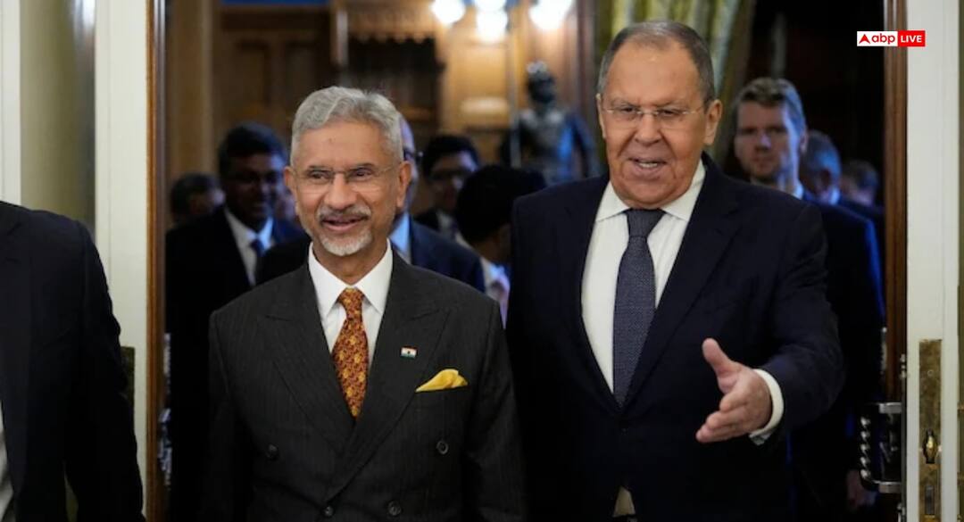 S Jaishankar slams US tariff and America European Union Hypocrisy over Russia Oil Purchase says china highest buyer 'चीन खरीद रहा सबसे ज्यादा तेल, LNG यूरोपियन यूनियन और भारत बस...', रूस में अमेरिकी टैरिफ पर जयशंकर ने सबको धो डाला