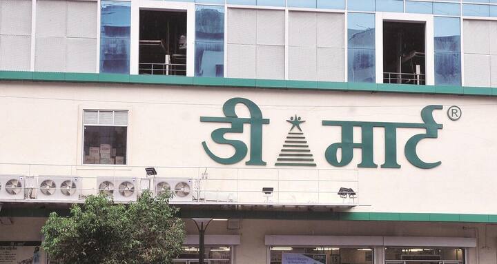 लहान मुलांनी स्टोअरमधील चॉकलेट खाल्लं तरी त्यांचे पालक काही बोलत नाहीत आणि त्याचे पैसेही देत नाहीत.